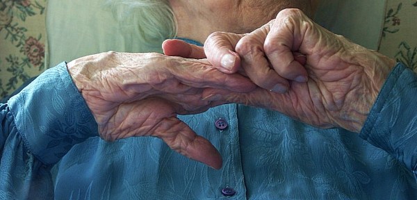 How to Pose Hands in Portraits