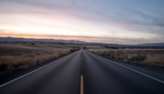 Wide-Angle Lenses: Everything You Need to Know (+ Tips)